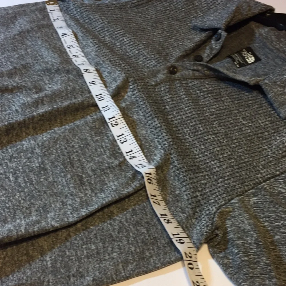 The North Face Mens Heather Gray Polo with Waffle Knit Accents M